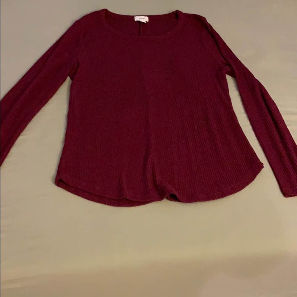 Long sleeve maroon top